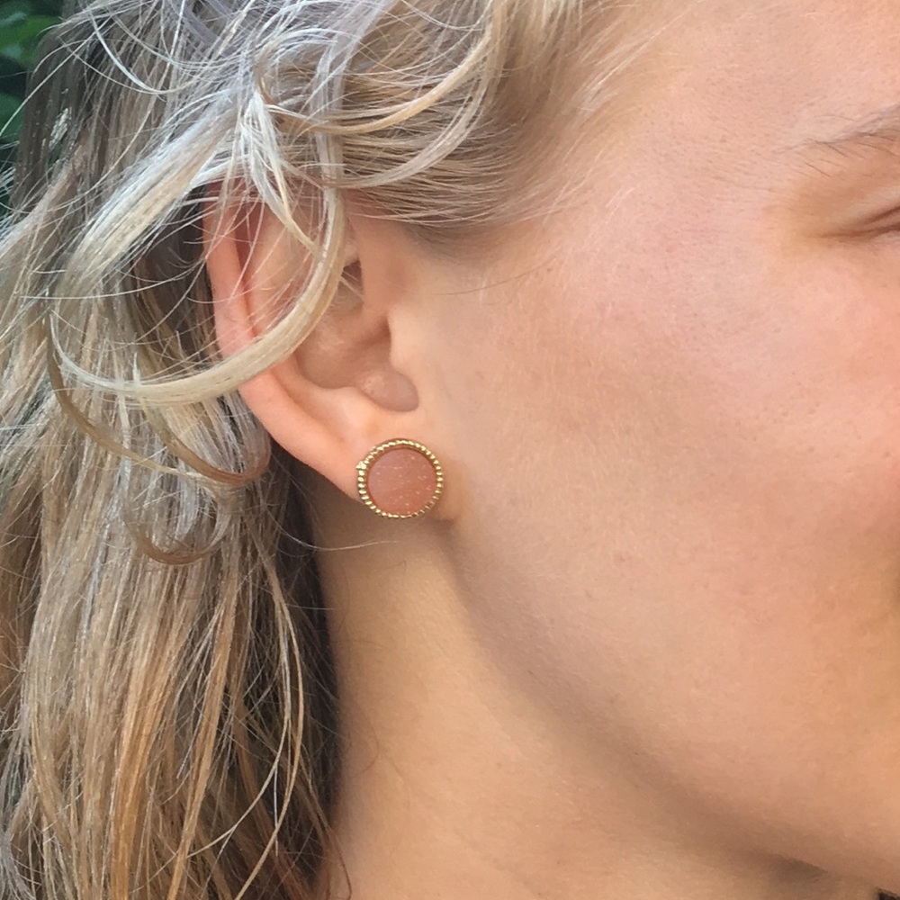 Restock!🌸 Druzy Quartz Stud Earrings!!!🌷 - Picture 3 of 4